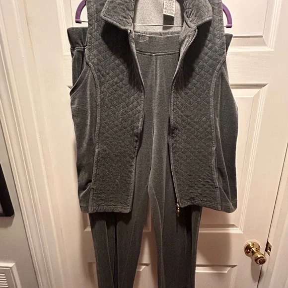 White Stag Gray Women's 3 pieces Velvet/Velour - Picture 6 of 8